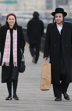 Natalie Portman filming New York I Love You in NYC